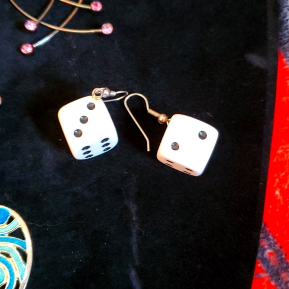 Dangle Costume Earrings - Picture 3 of 4